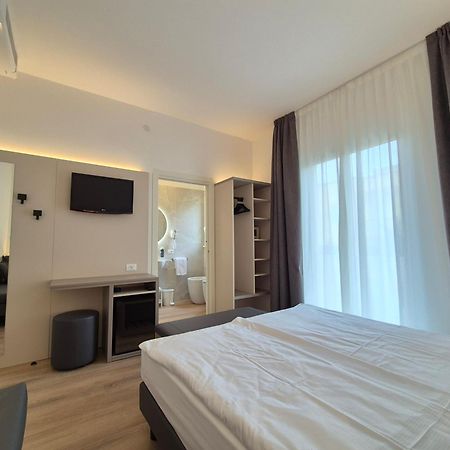 Hotel Delfino Caorle Exterior photo