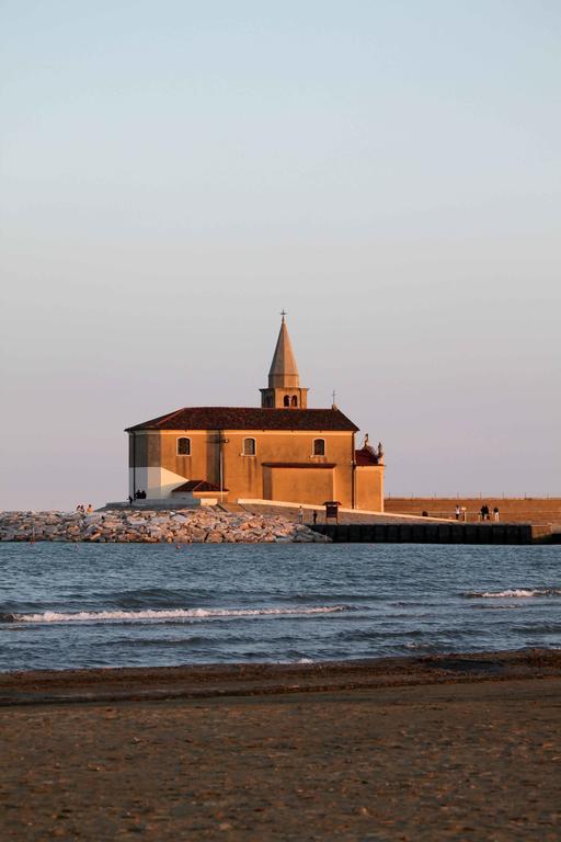 Hotel Delfino Caorle Exterior photo