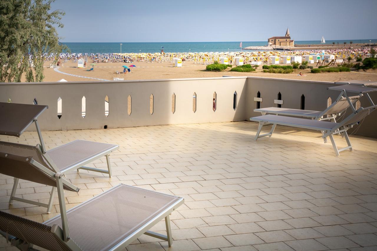 Hotel Delfino Caorle Exterior photo